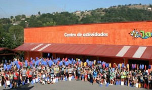 grupo de gente descenso del sella